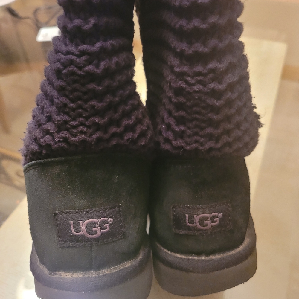 Uggs - Picture 3 of 8